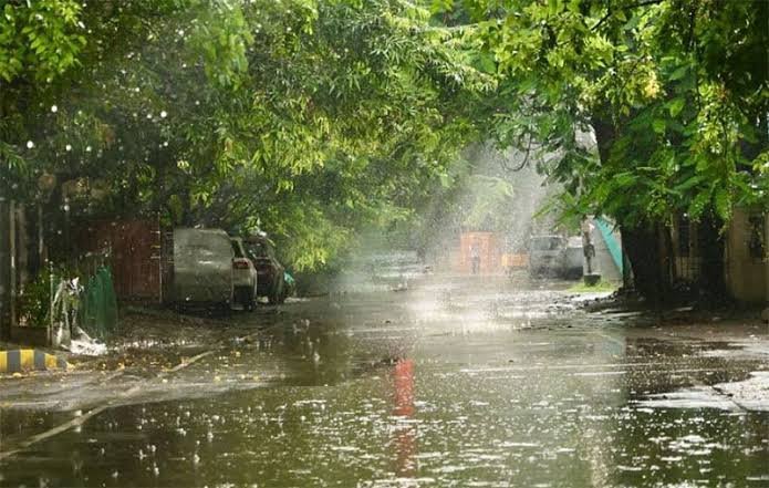 காரைக்குடியில் சூறாவளி காற்றுடன் கனமழை  