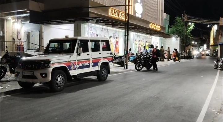 காரைக்குடியில் ஆட்டோ ஓட்டுநருக்கு அரிவாள் வெட்டு &ndash; இருசக்கர வாகனத்தில் வந்த மர்ம நபர்கள் வெறிச்செயல்!
