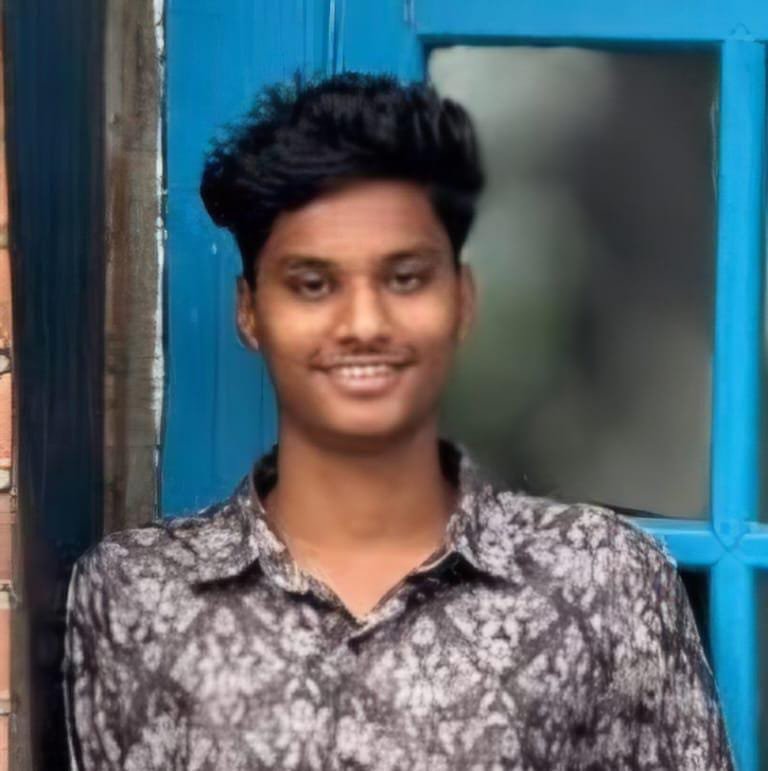 மஞ்சுவிரட்டில் காளை முட்டியதில் கல்லூரி மாணவர் உயிரிழப்பு